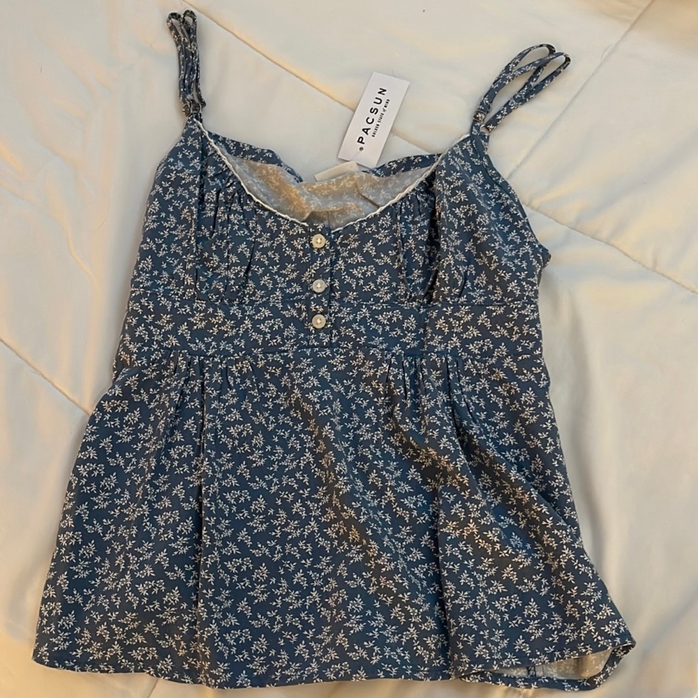 Flowly tank top with adjustable straps